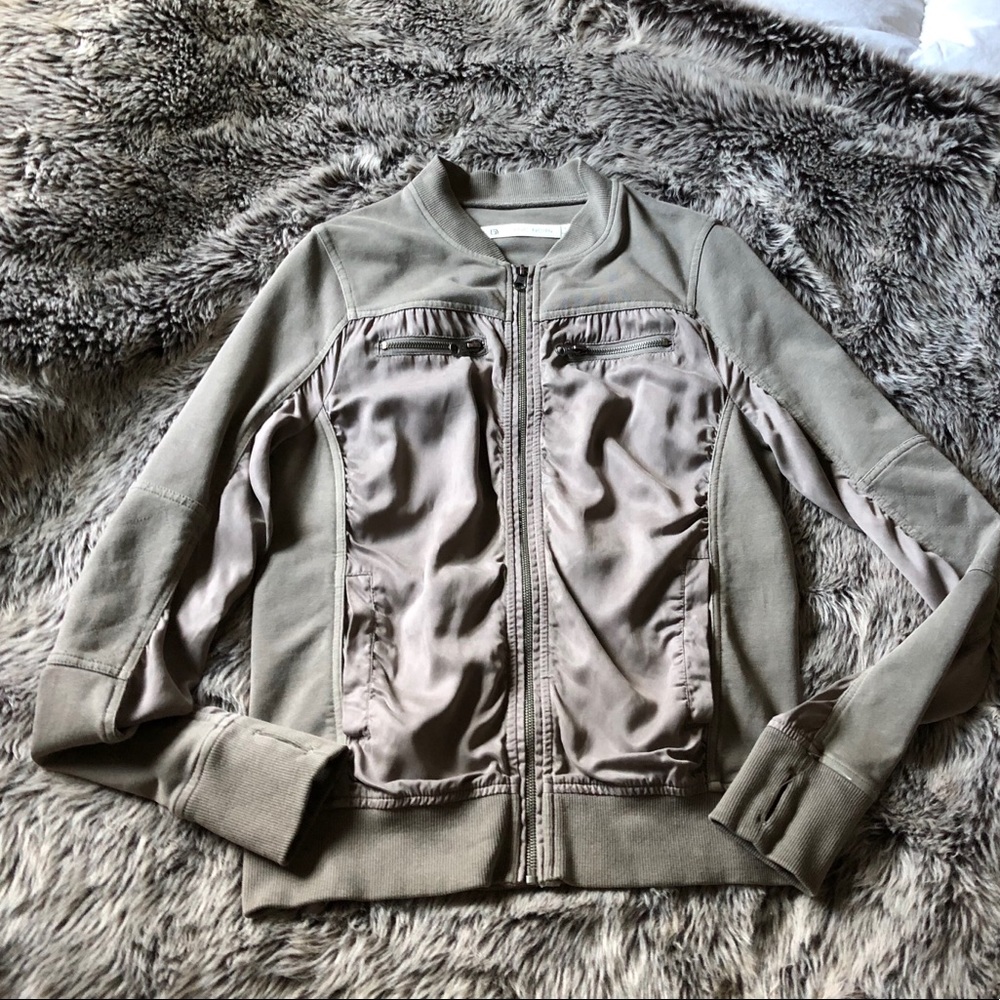 BLANC NOIR TAUPE COLORED ZIP UP-NEW W/O TAGS